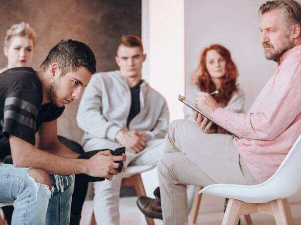 как помочь наркоману бросить употреблять