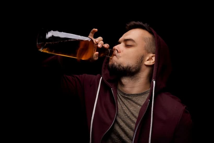 что делать, если человек пьёт